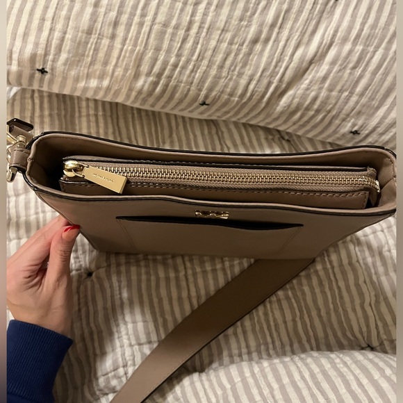 Authentic Michael Kors Handbag - Picture 7 of 7